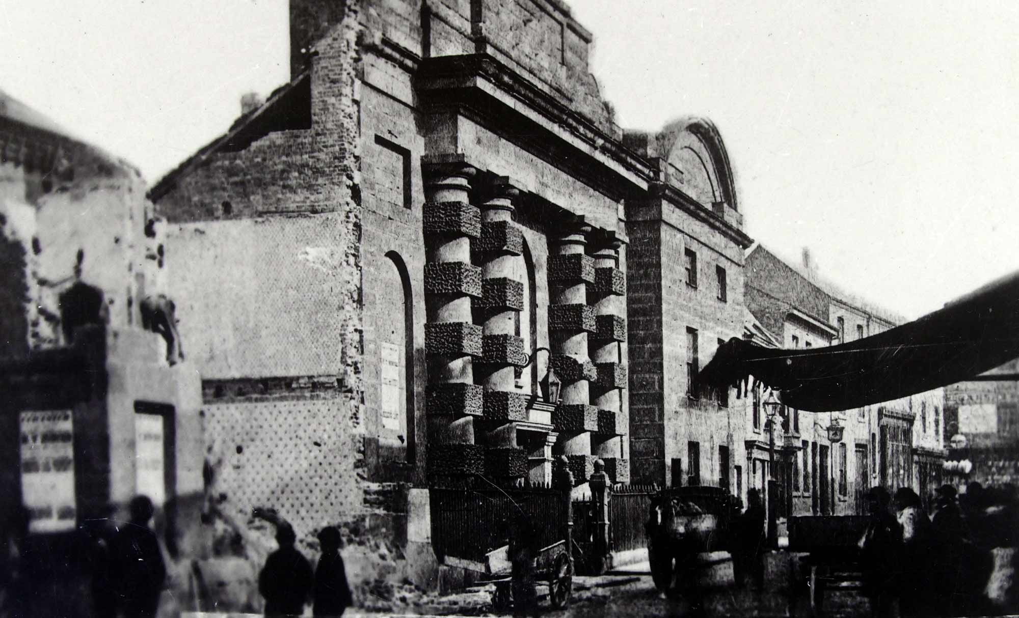 A photo of the Borough Gaol being demolished in 1880 - Leicester and Leicestershire Record Office