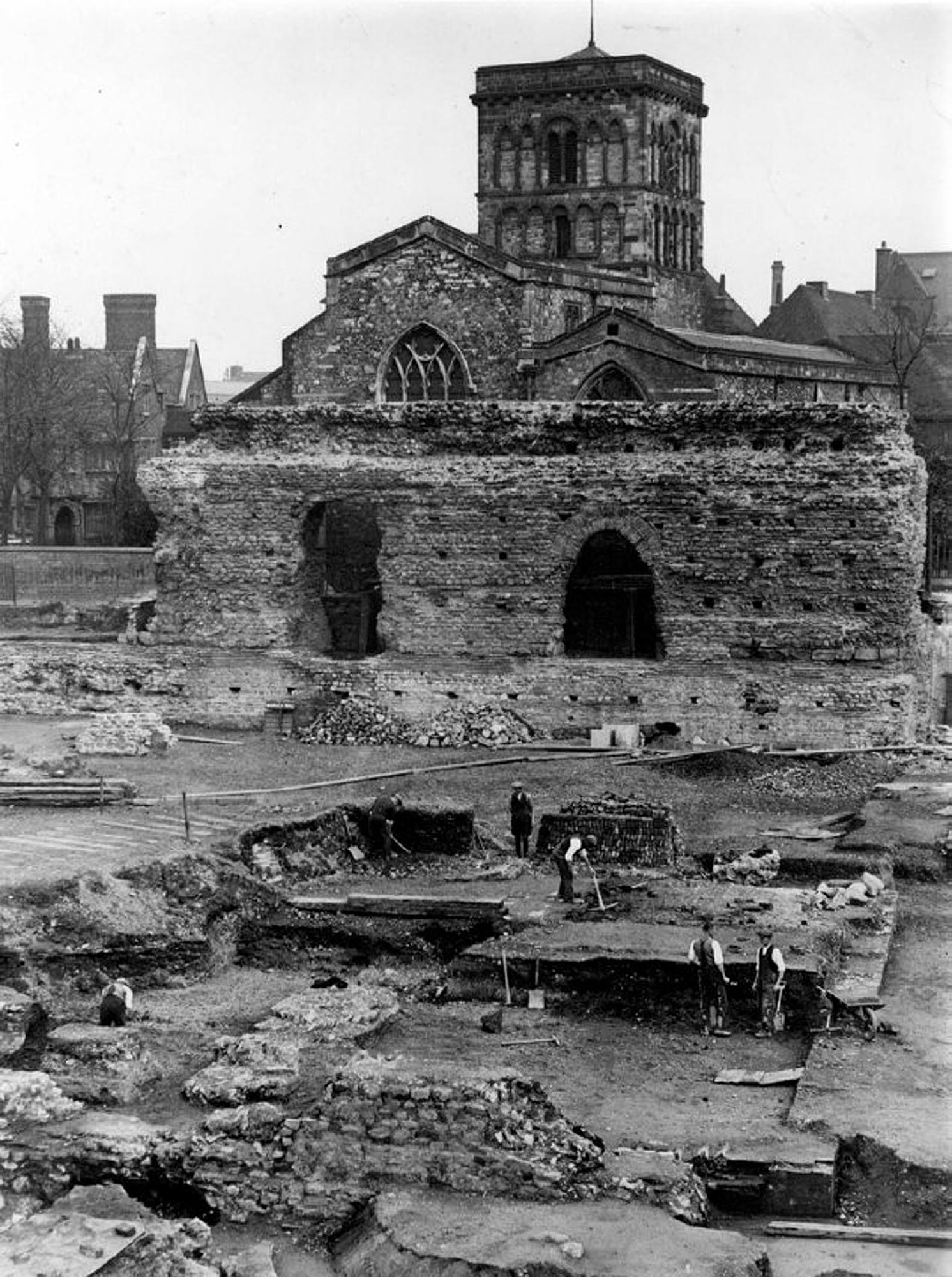 The excavation of the Jewry Wall Roman baths in the late 1930s -