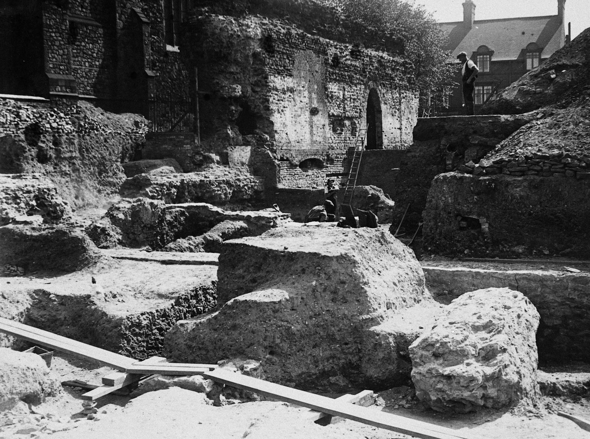 Kathleen Kenyon’s excavation of Jewry Wall, 1936-39 -
