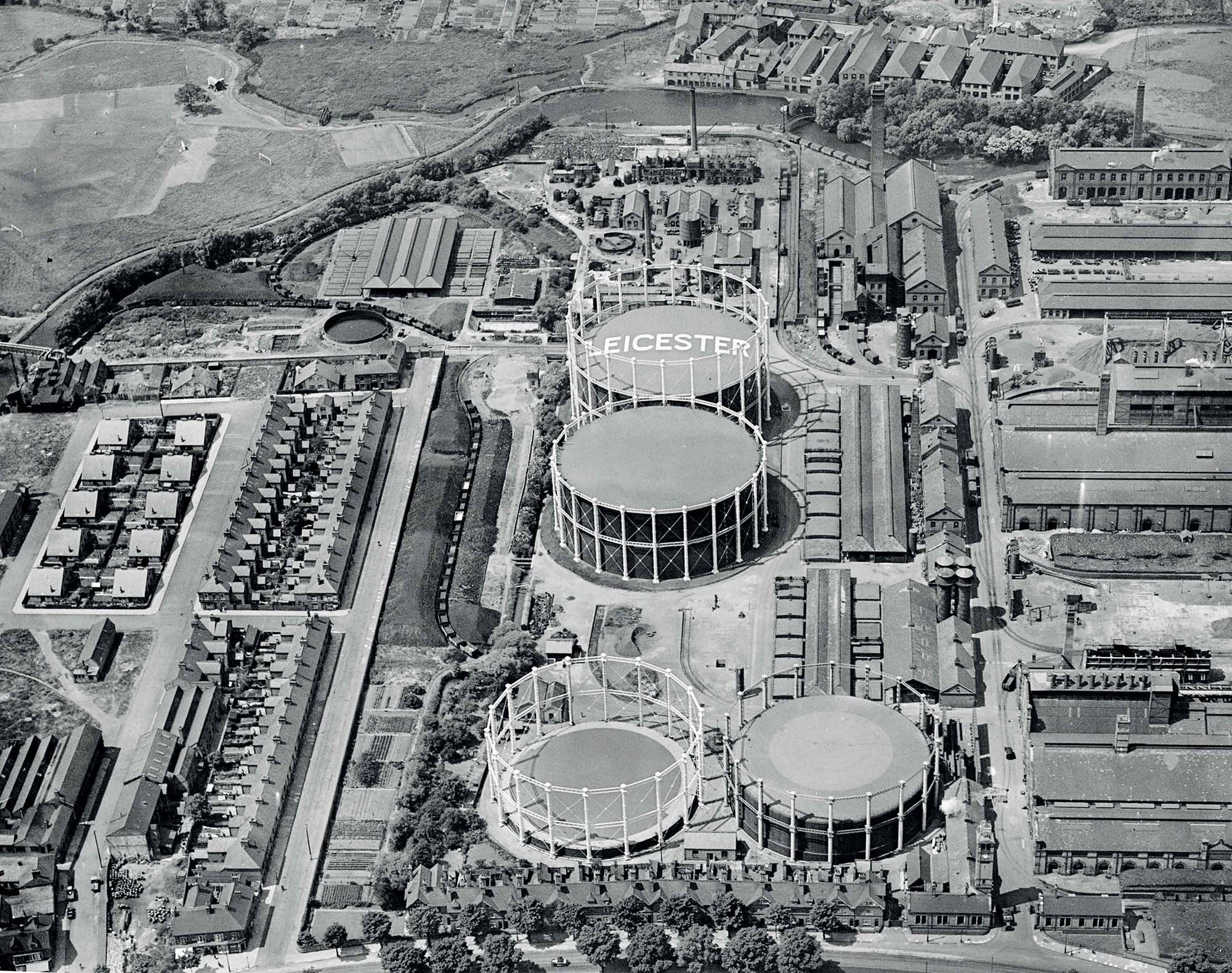 The Gas Workers’ Cottages can be seen at the bottom of this photograph taken in 1931 -