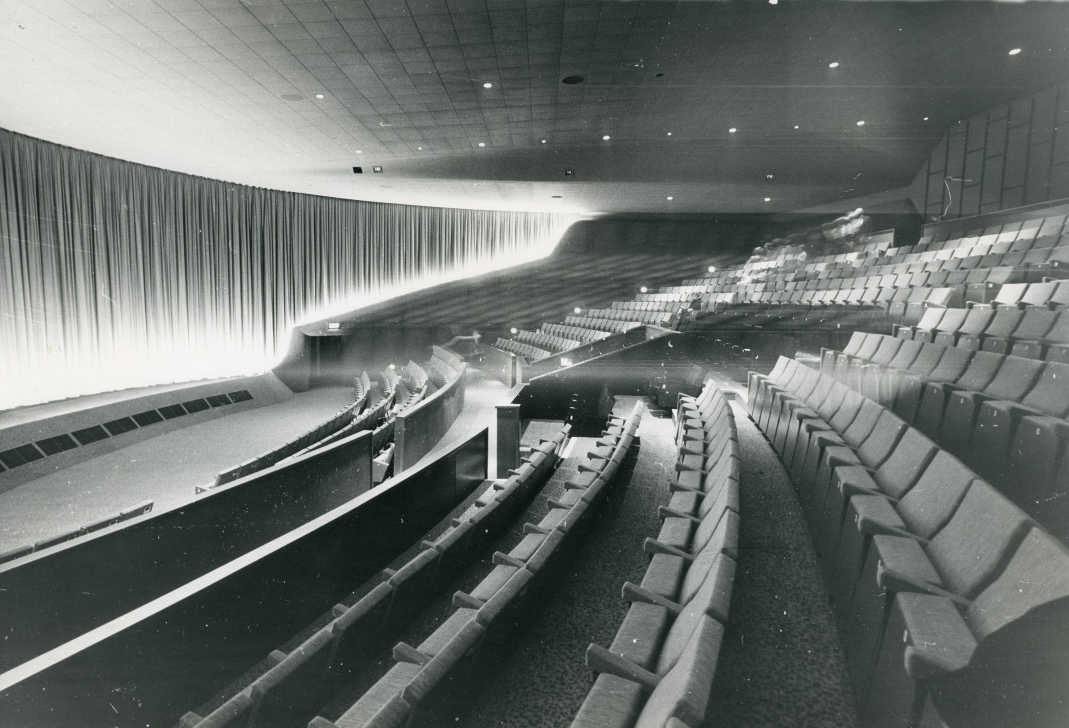 Inside the cinema - Leicester Mercury Archive at the University of Leicester