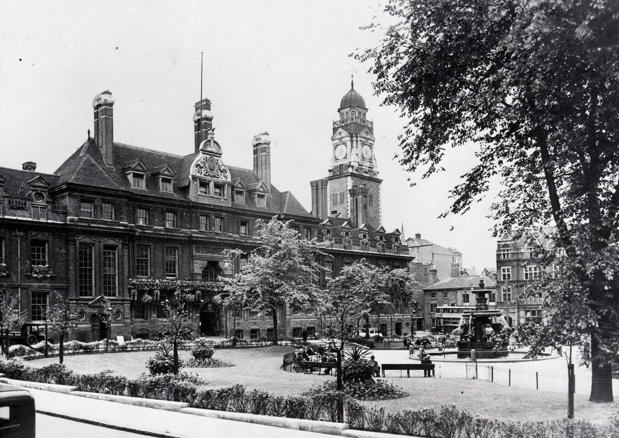 Leicester Town Hall in 1945 - 