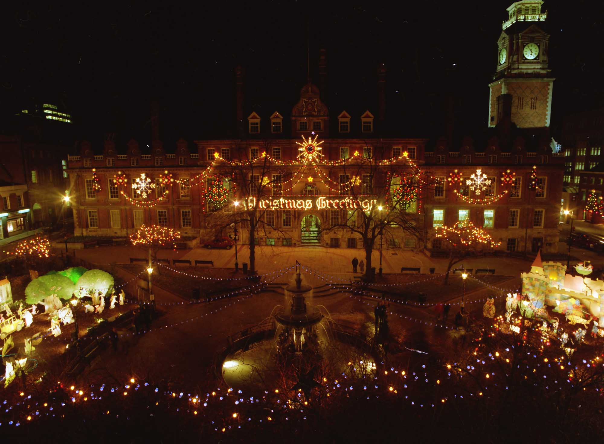 Christmas lights on display in 1995 - 